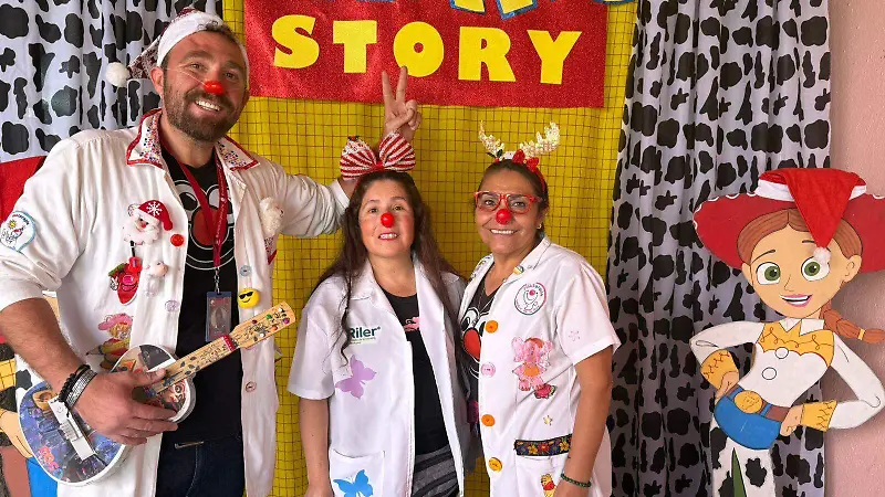 Los doctores de Risaterapia hicieron pasar a los pequeños momentos inolvidables.